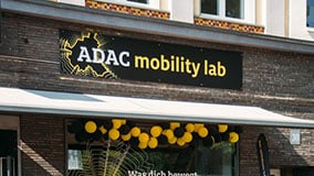 adac-future-lab-touch-software-table-solution-001.jpg